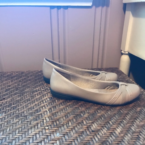 Life Stride Simply Comfort Beige Flats - Picture 3 of 5